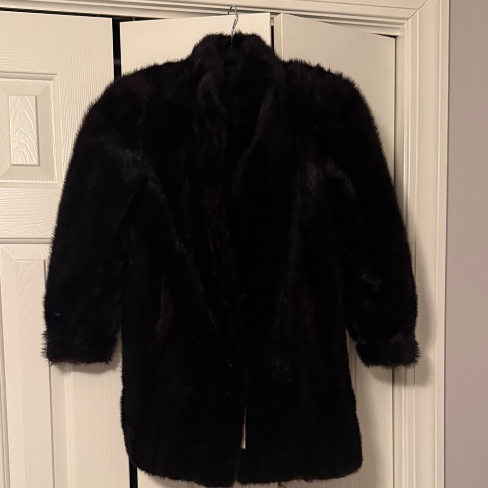 Elegant Darkest Brown / Black Mink Fur Coat